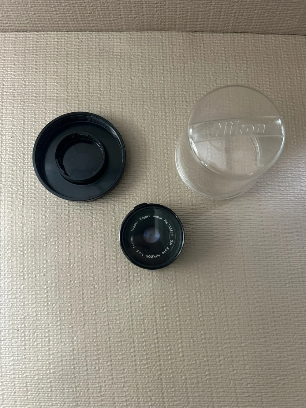 Nikon 28mm Prime Lens in Black with Clear Case